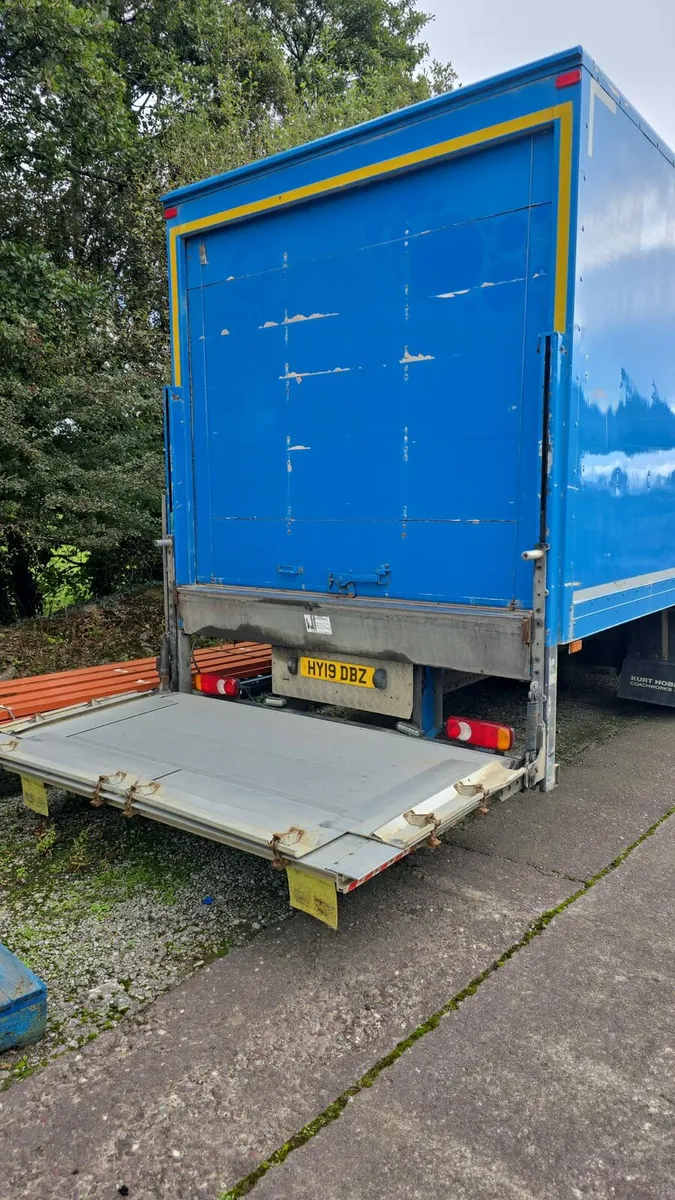 2019 Renault d16 box body - Image 4