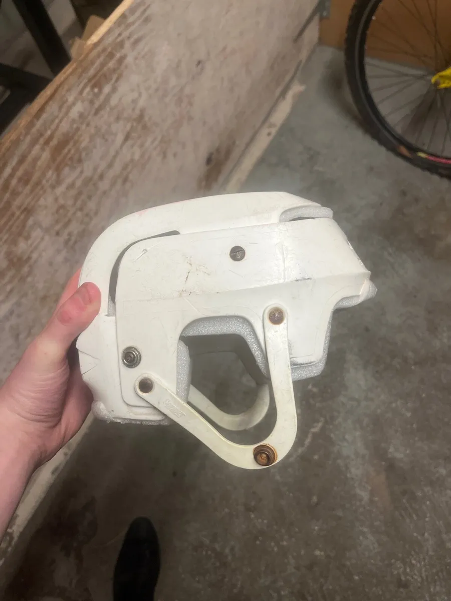 White oldstyle - Image 2