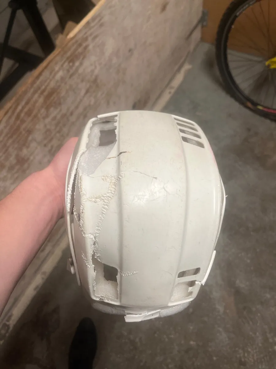 White oldstyle - Image 4