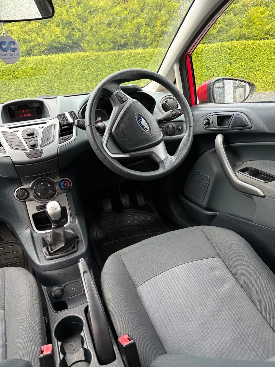 Ford Fiesta 2011 - Image 1