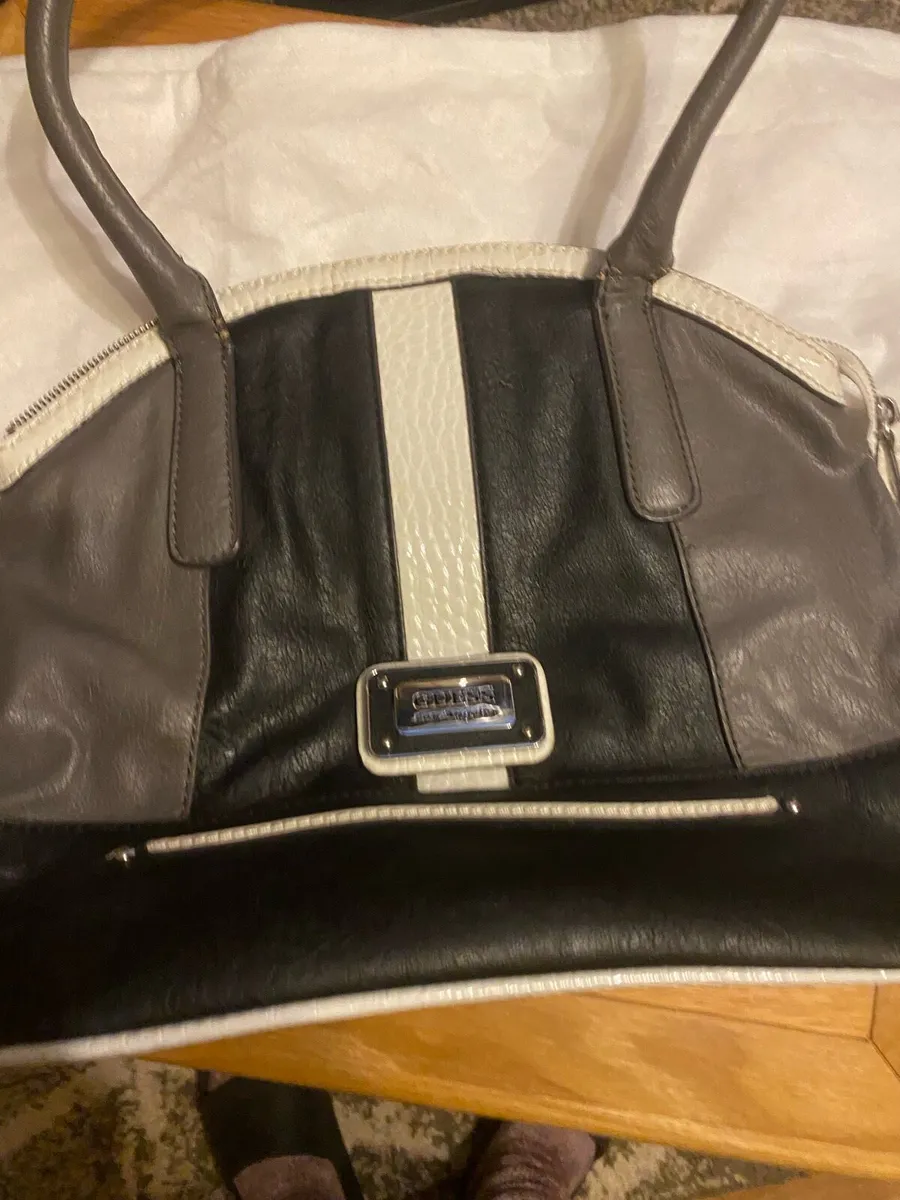 Genuine Guess Handbag - Image 2
