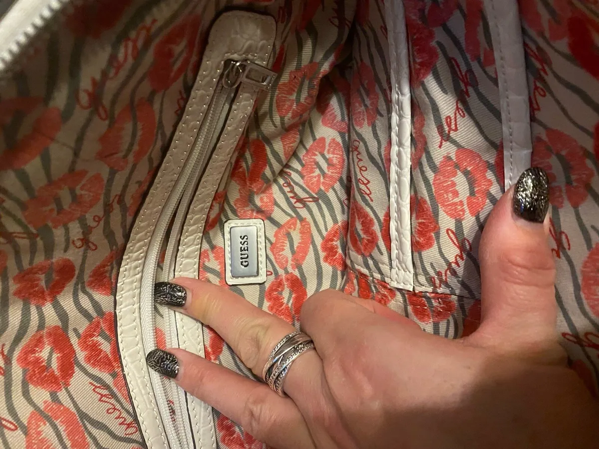 Genuine Guess Handbag - Image 4