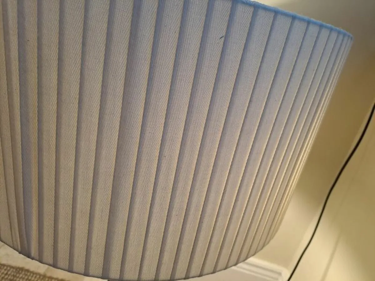 Large table Lamp chrome and linen - Image 3