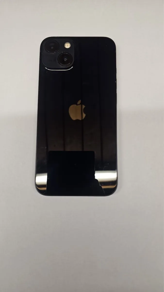 iPhone 13 - Image 2
