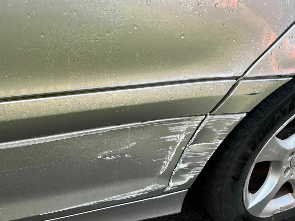 Mercedes-Benz C-Class 2005 - Image 3