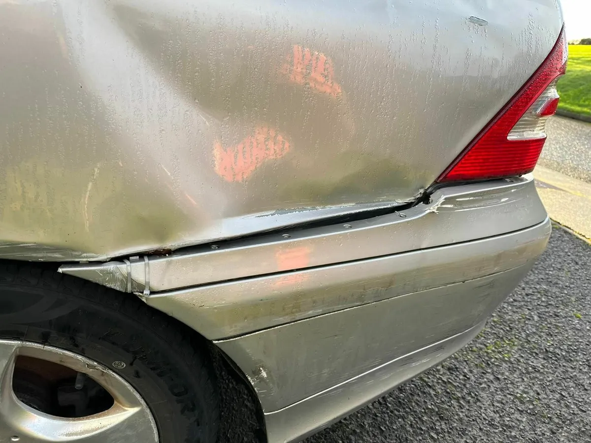 Mercedes-Benz C-Class 2005 - Image 4