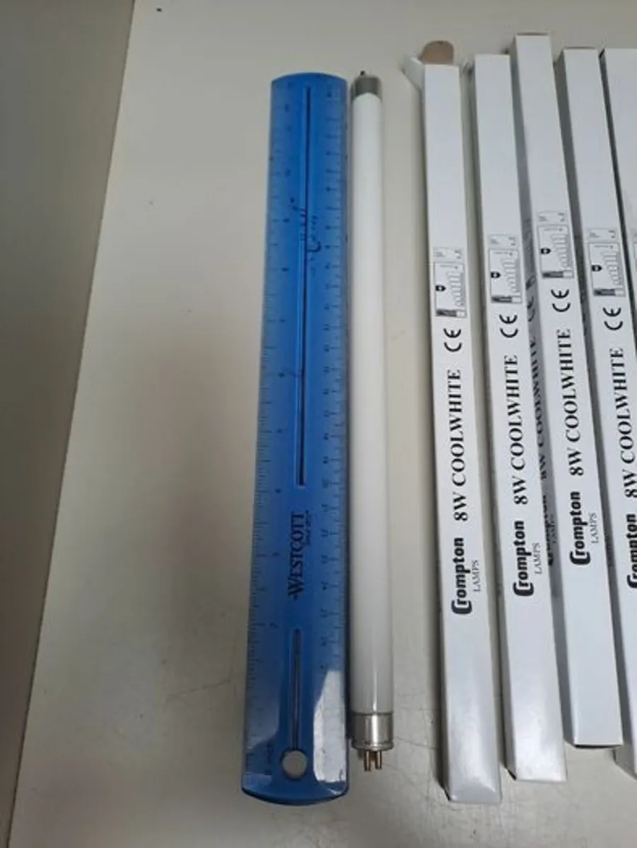 Crompton 8 W cool white tube Bulbs - Image 4