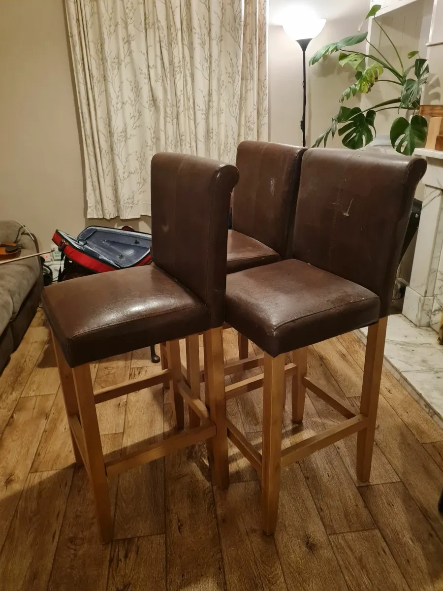 4 Bar Stools - Image 1