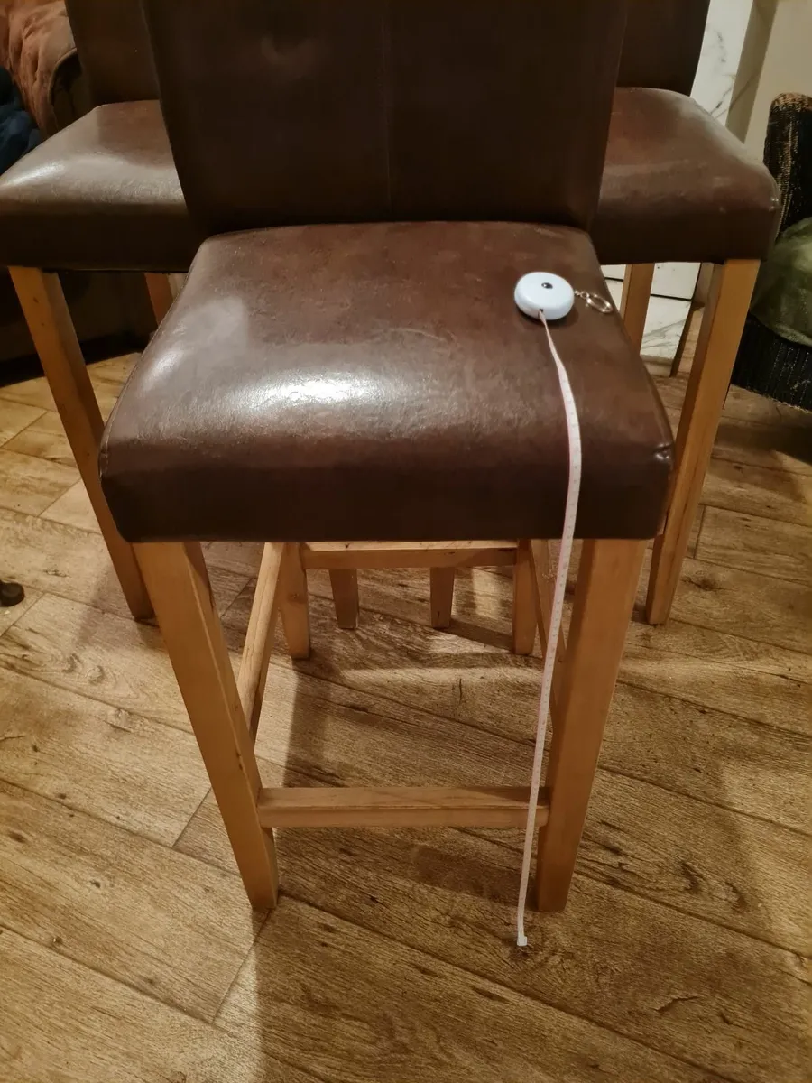 4 Bar Stools - Image 4
