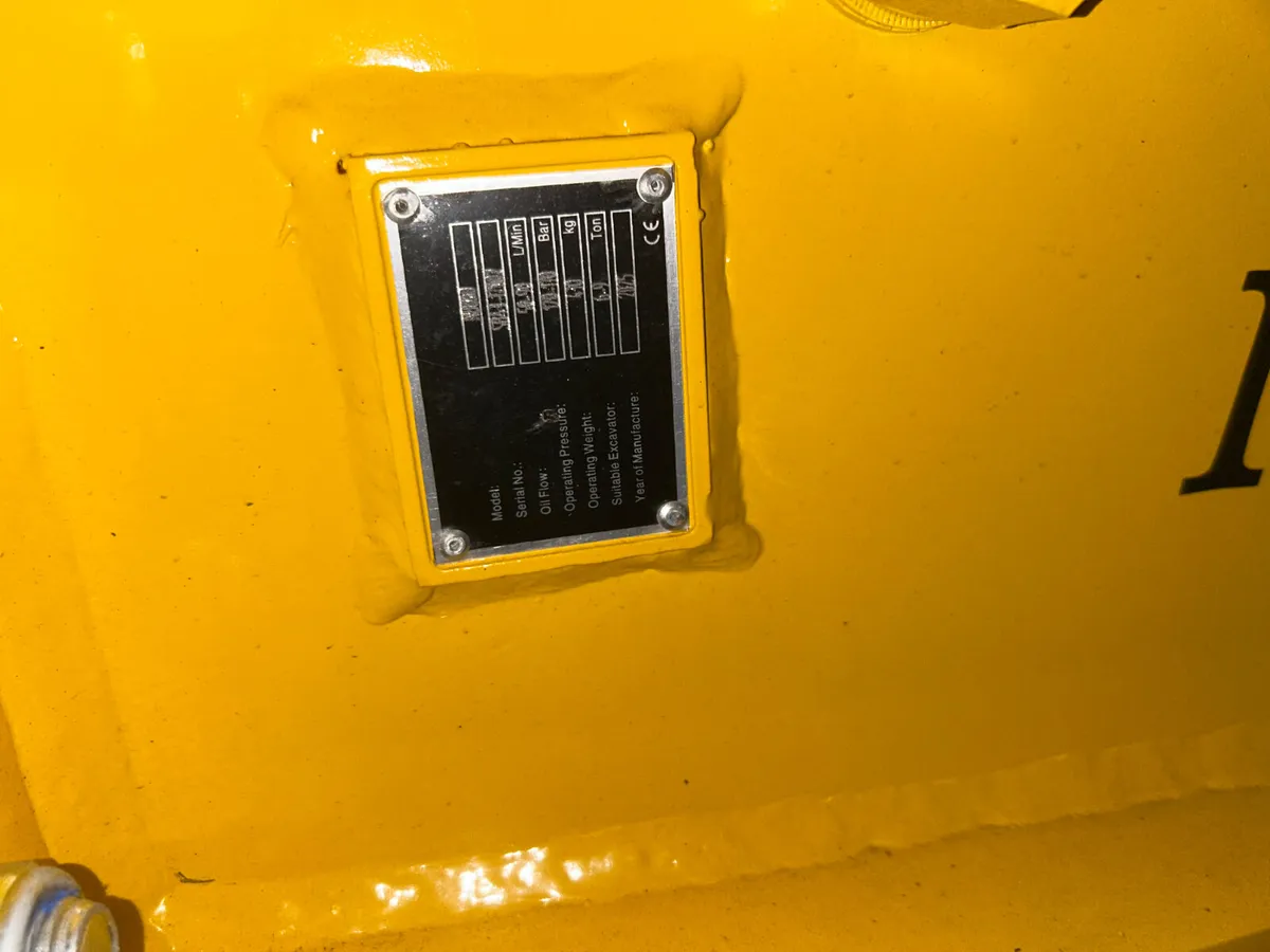 Unused 50mm pin NB rock breaker for sale - Image 3