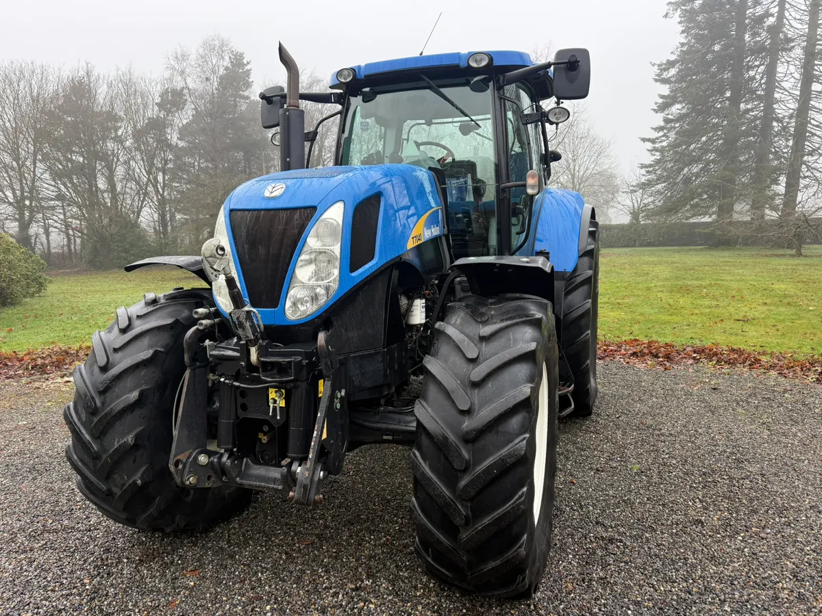 2011 New Holland T7040 **IMMACULATE** €54950 - Image 3