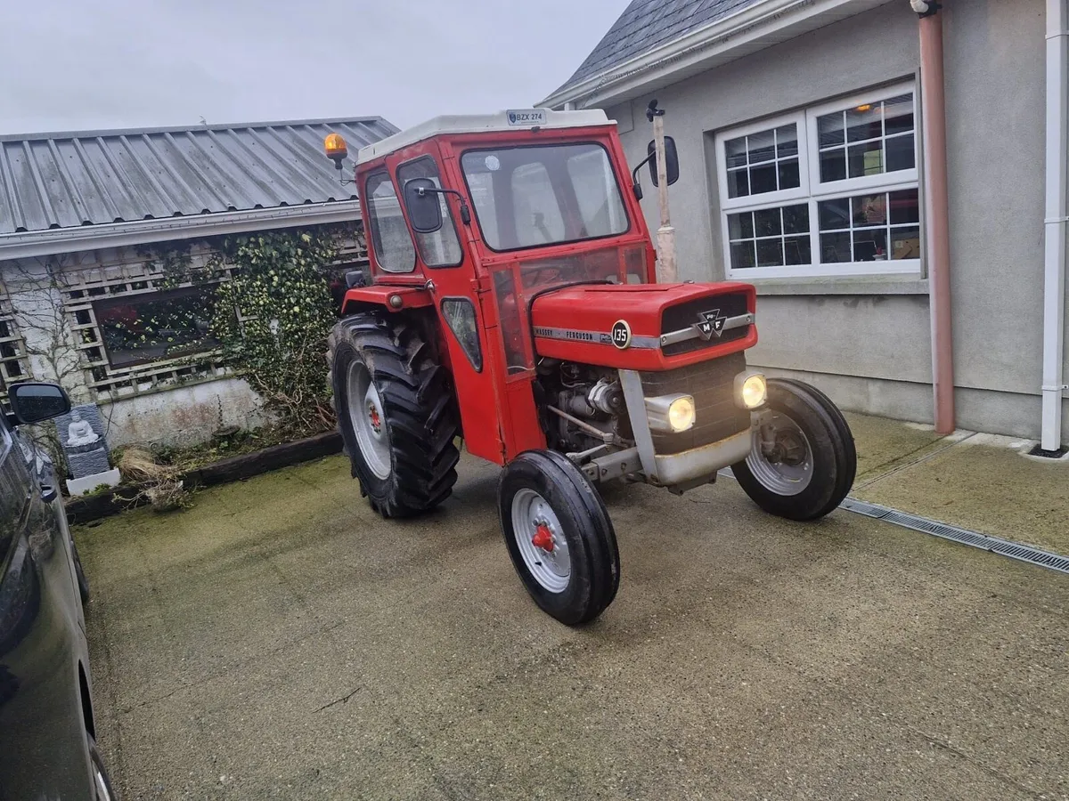 Massey Ferguson 135 with logbook - Image 1