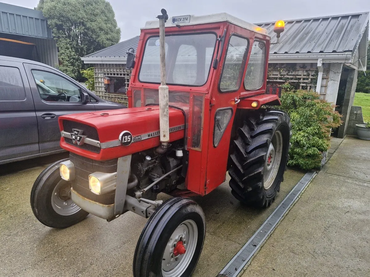 Massey Ferguson 135 with logbook - Image 2
