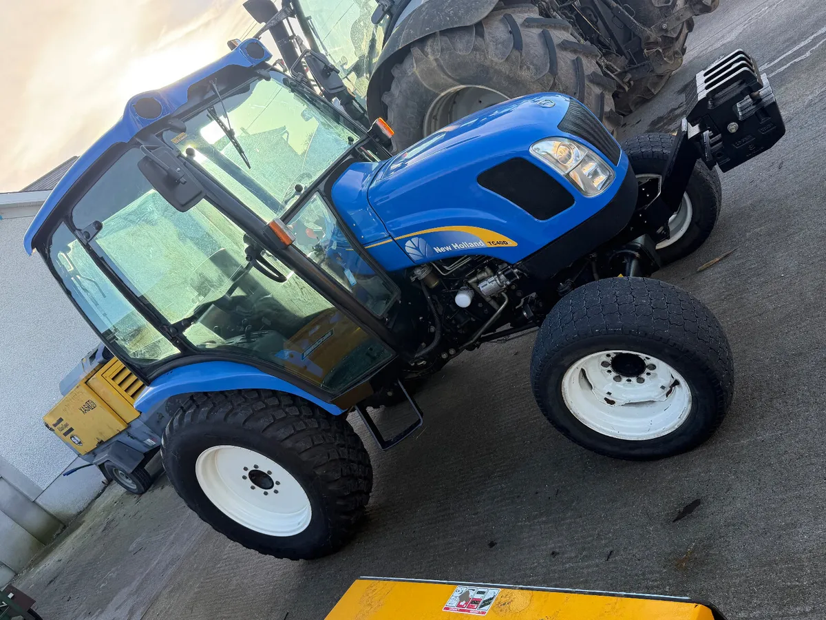 2009 tc40tc New Holland like new - Image 2