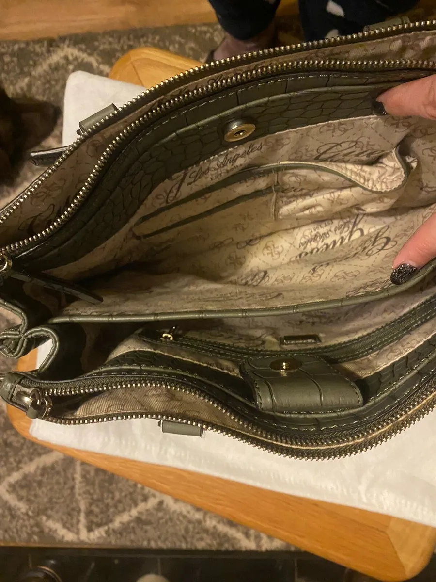 Genuine Guess Handbag - Image 3