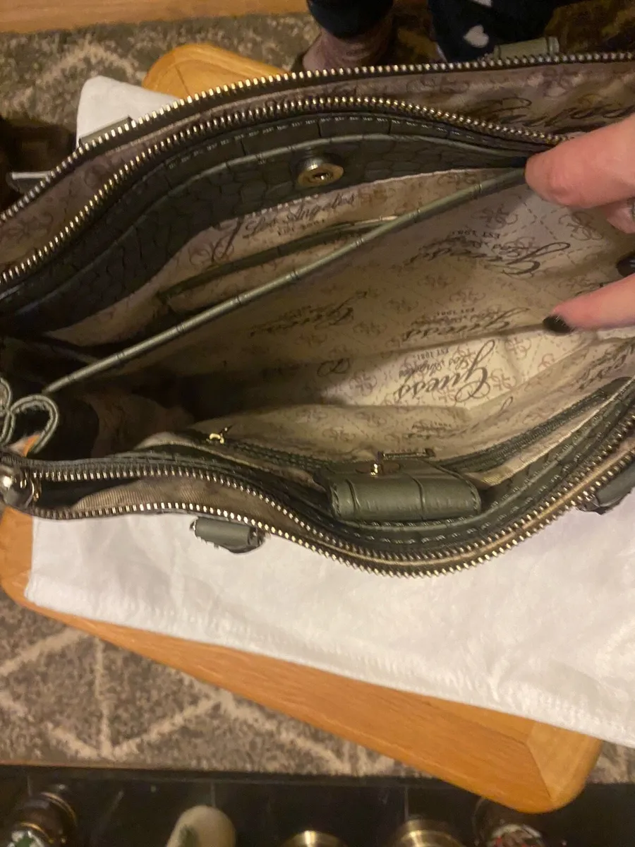 Genuine Guess Handbag - Image 4