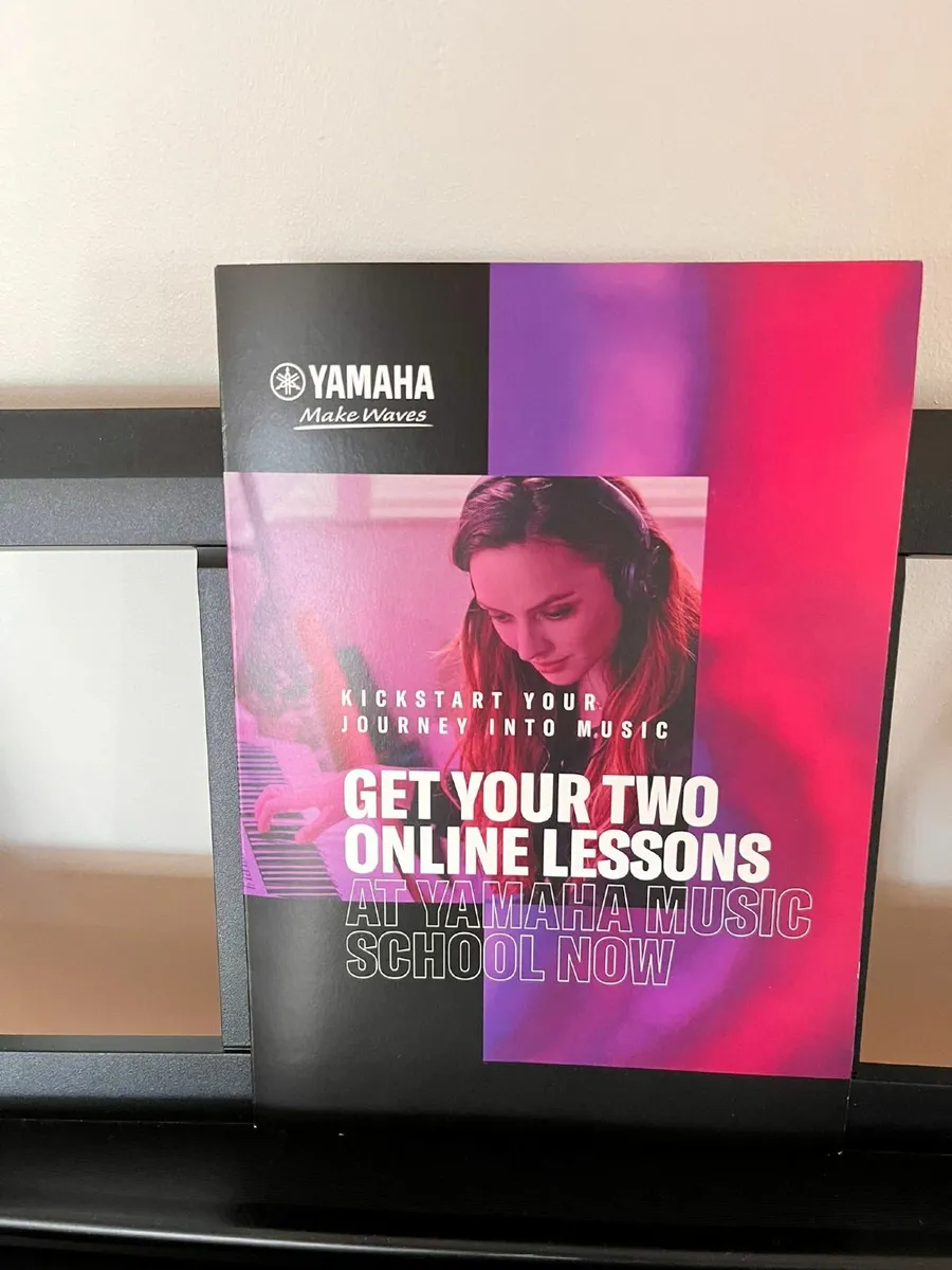 Yamaha PSR E373 Keyboard - Image 2