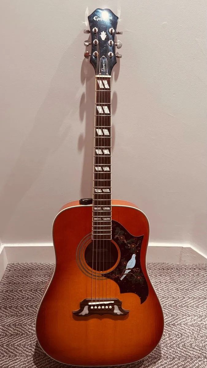 Acoustic guitar - Image 2