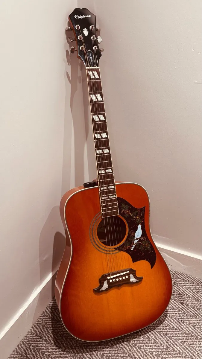 Acoustic guitar - Image 3