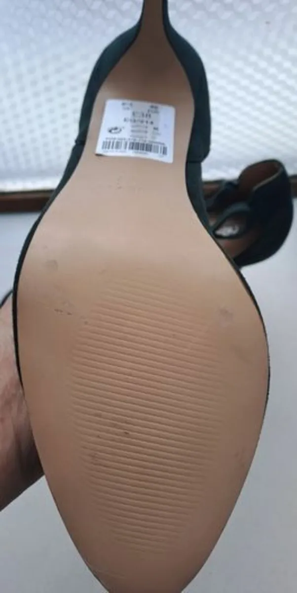 Bottle green high heels size 6.5 - Image 2