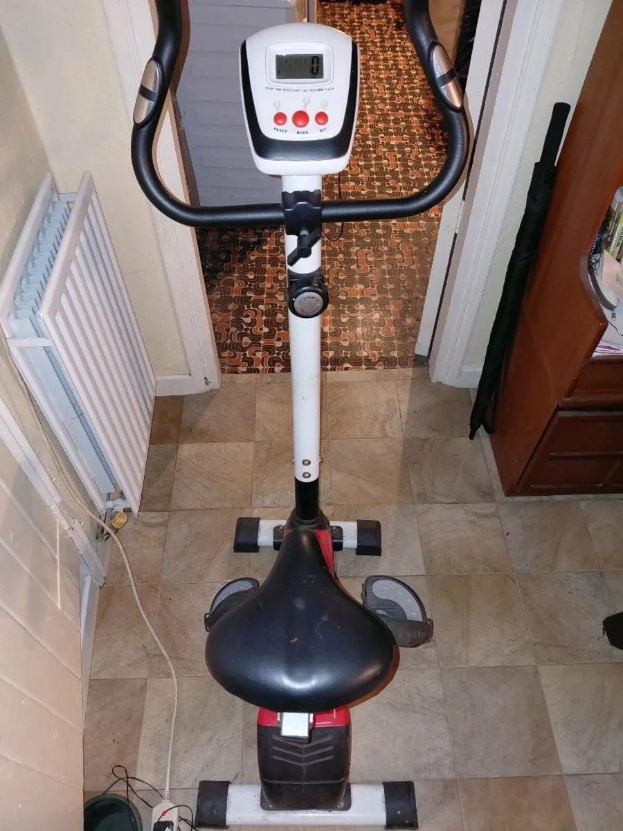 Exercise bike - Image 1