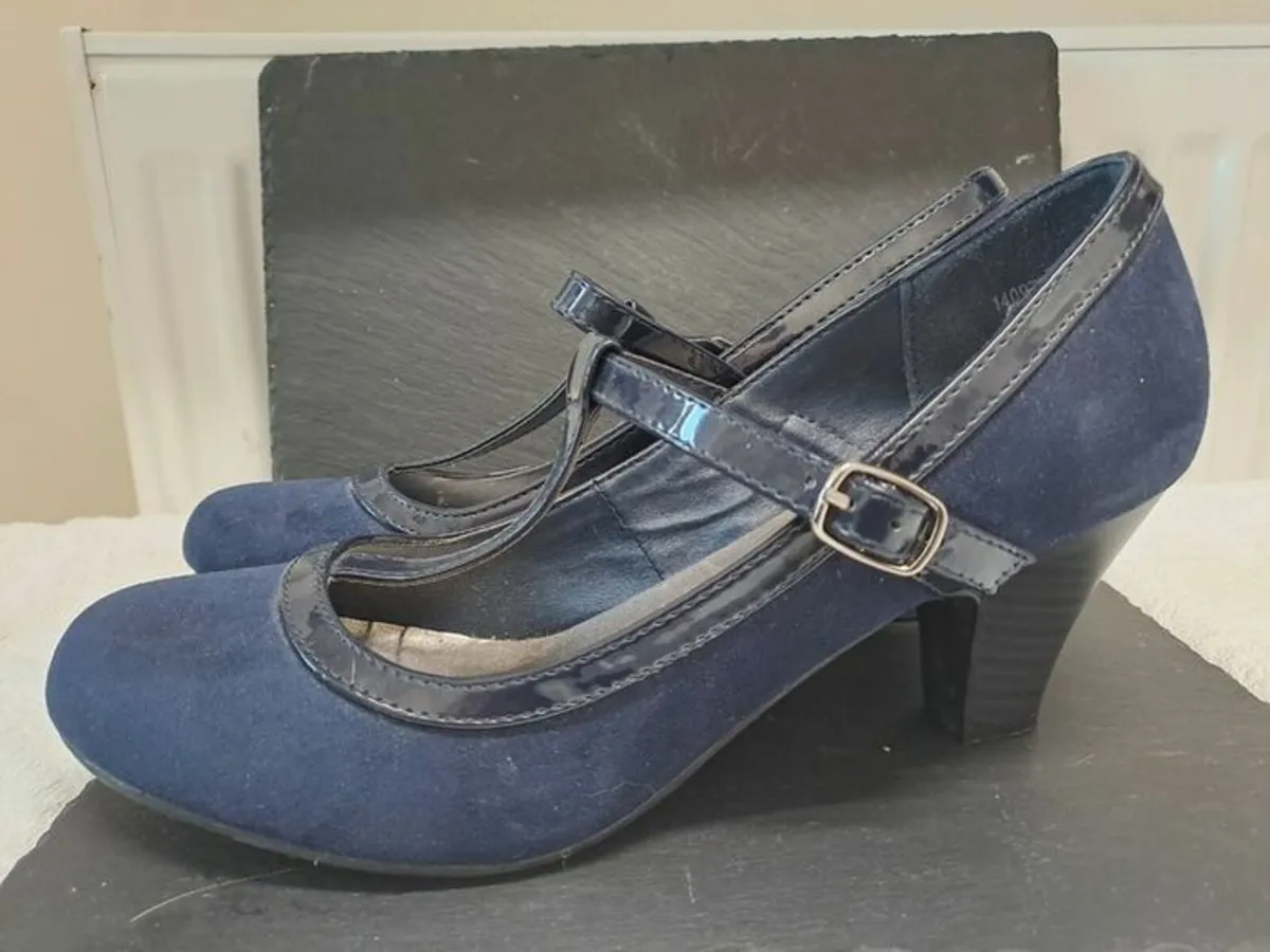 Black and navy suede heels size 8 - Image 1