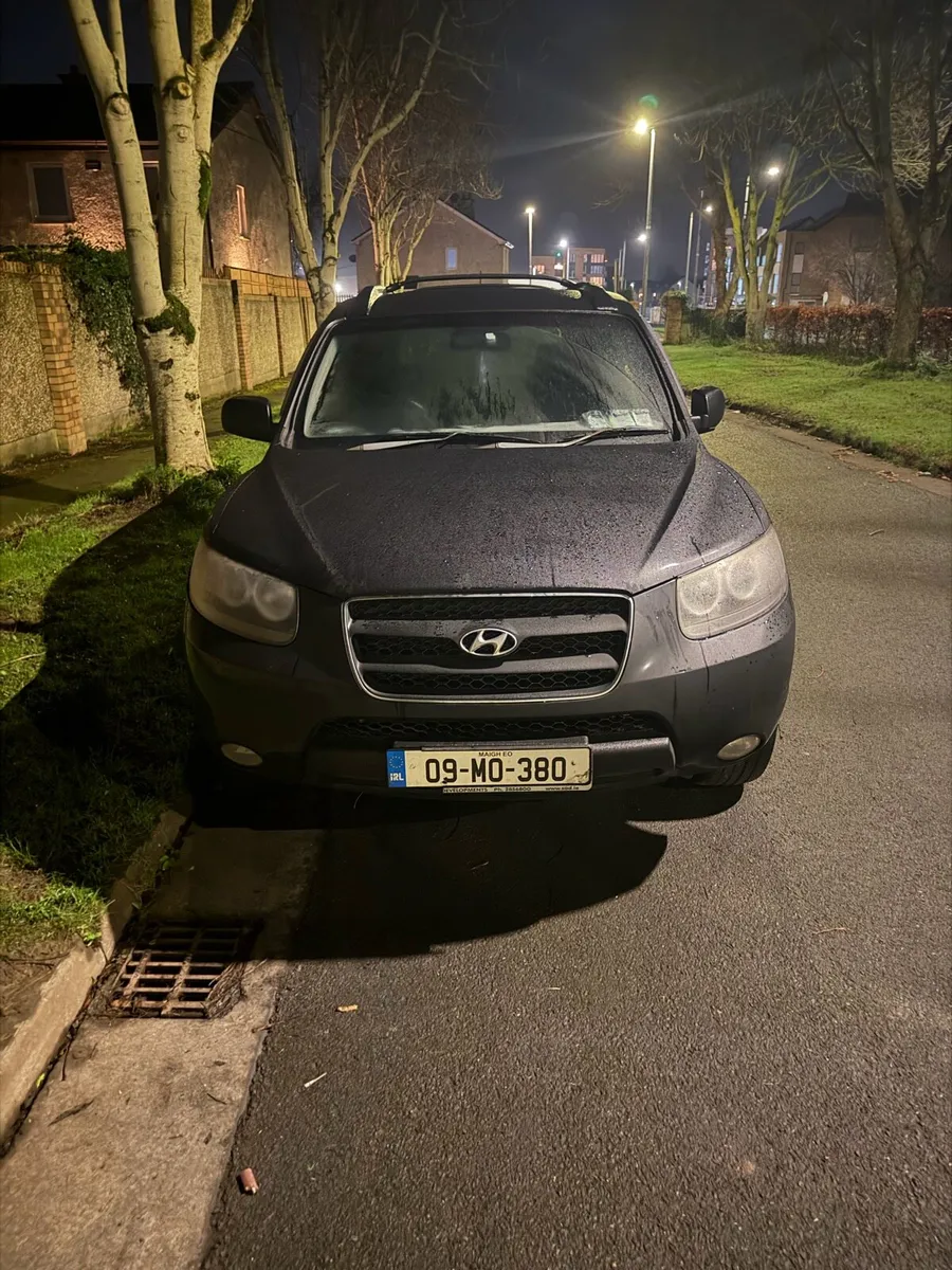 Hyundai Sante Fe 2009 - Image 1