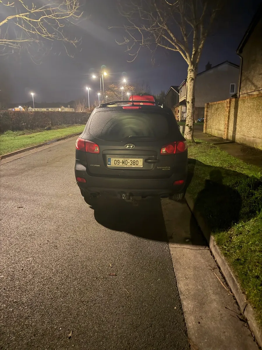 Hyundai Sante Fe 2009 - Image 3