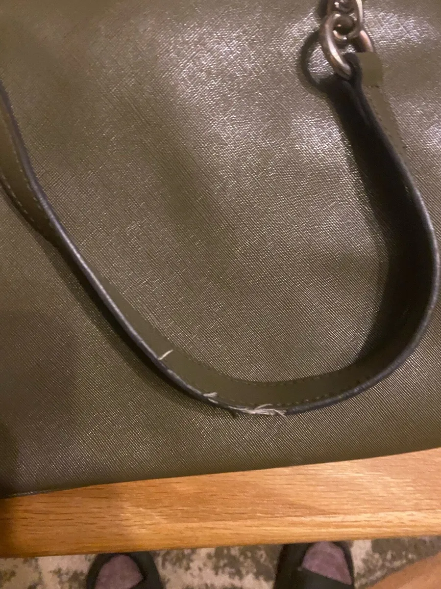 Genuine Guess Handbag - Image 2