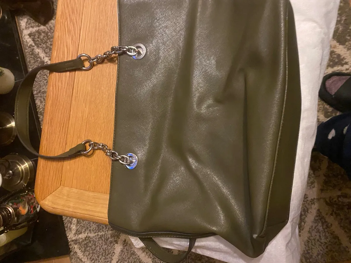 Genuine Guess Handbag - Image 3