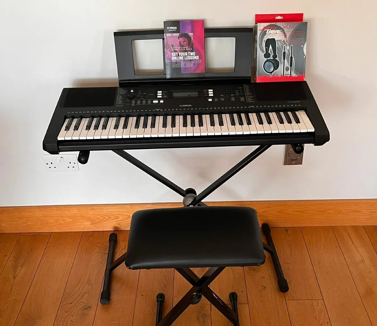 Yamaha PSR E373 Keyboard - Image 1