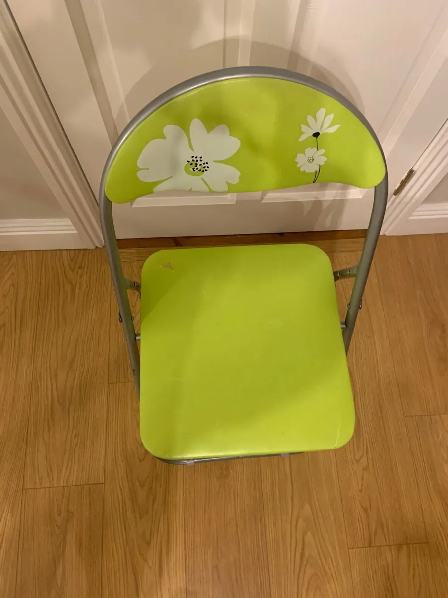 Green chair - Image 2