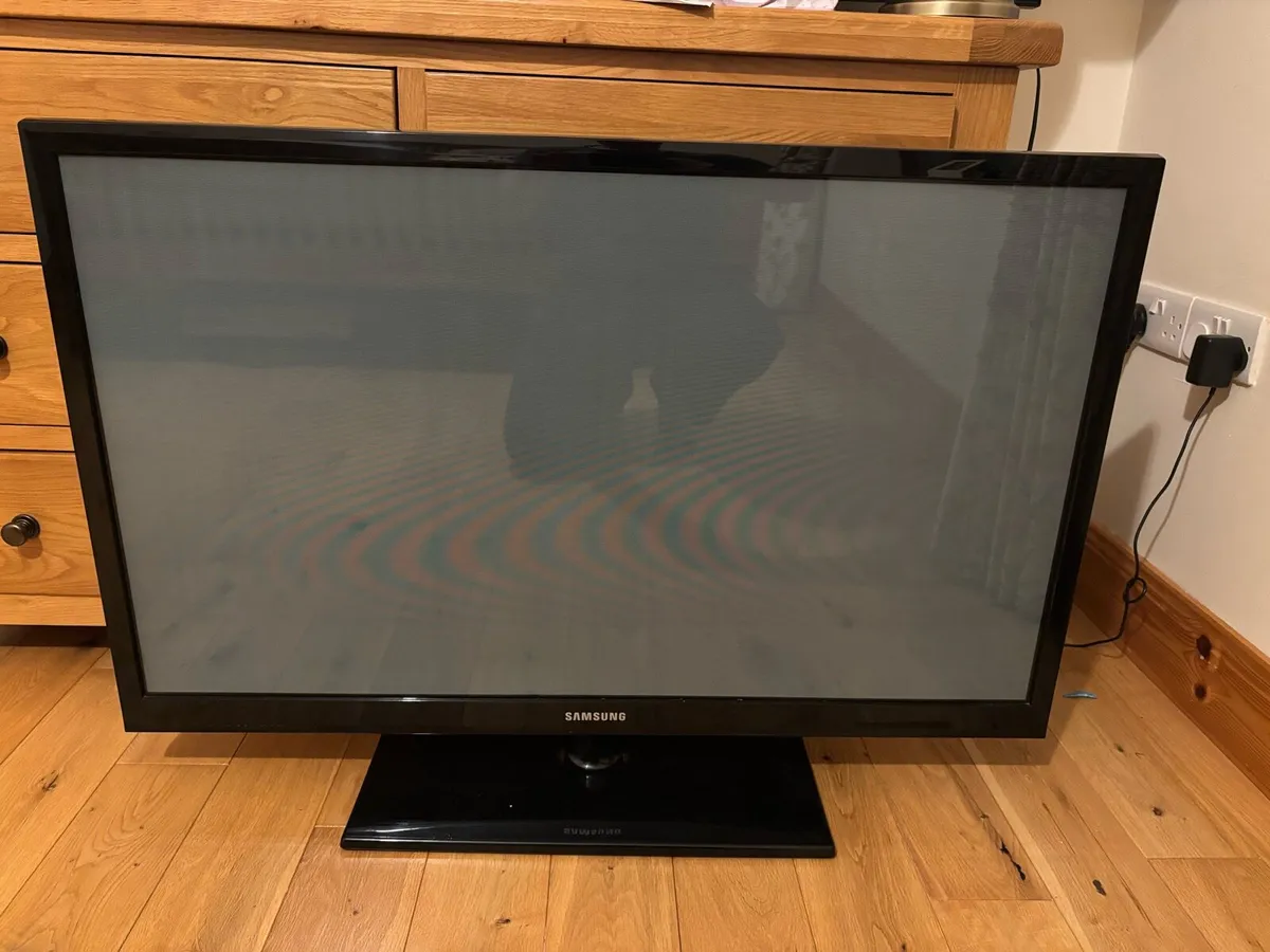 Samsung TV - Image 1