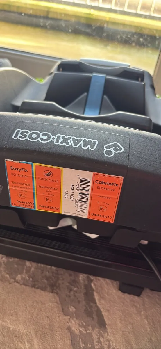 Baby car seat & isofix - Image 1