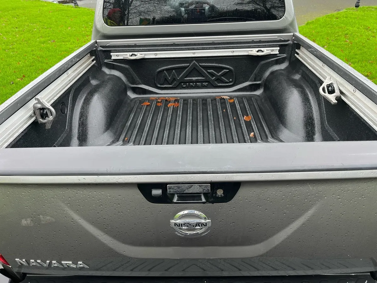 2017 Nissan Navara Tekna NO VAT!! - Image 3