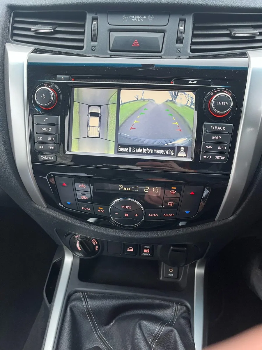 2017 Nissan Navara Tekna NO VAT!! - Image 4