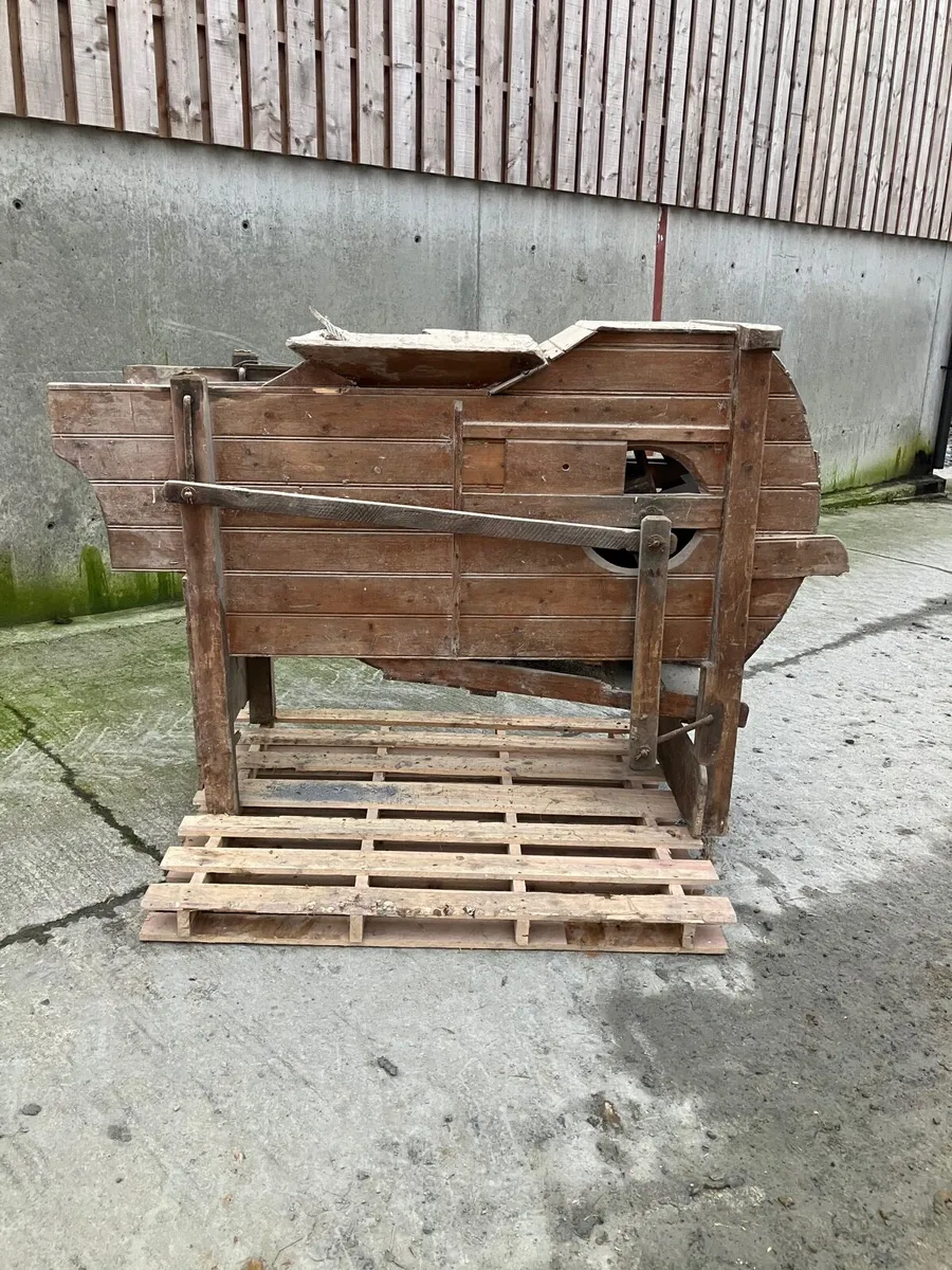 Massey Ferguson 185 FrontLoader /  Grain Cleaner - Image 4