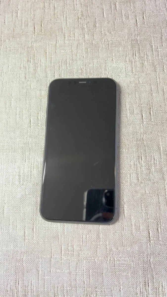 Iphone 11 - Image 2