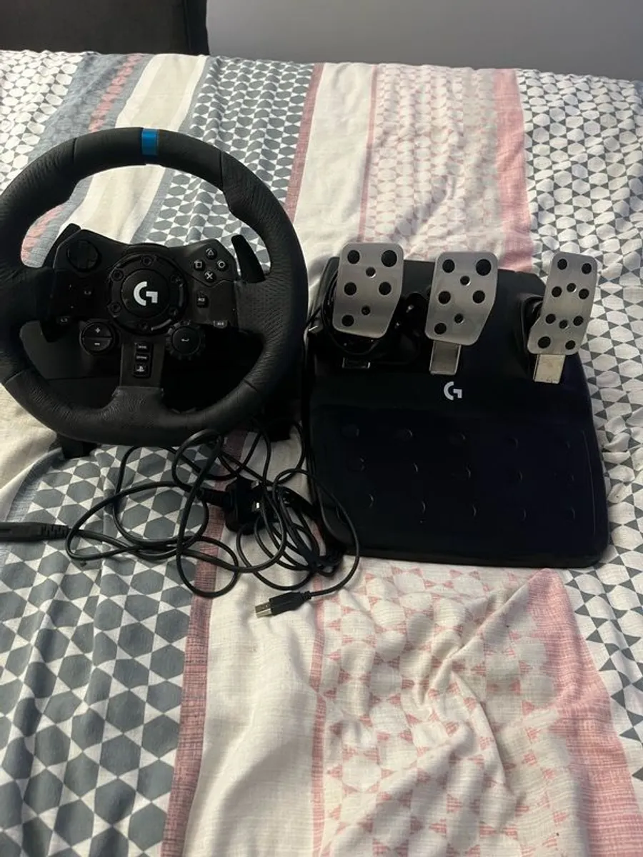 Logitech-g923 Racing Set Wheels & Pedals - Image 1