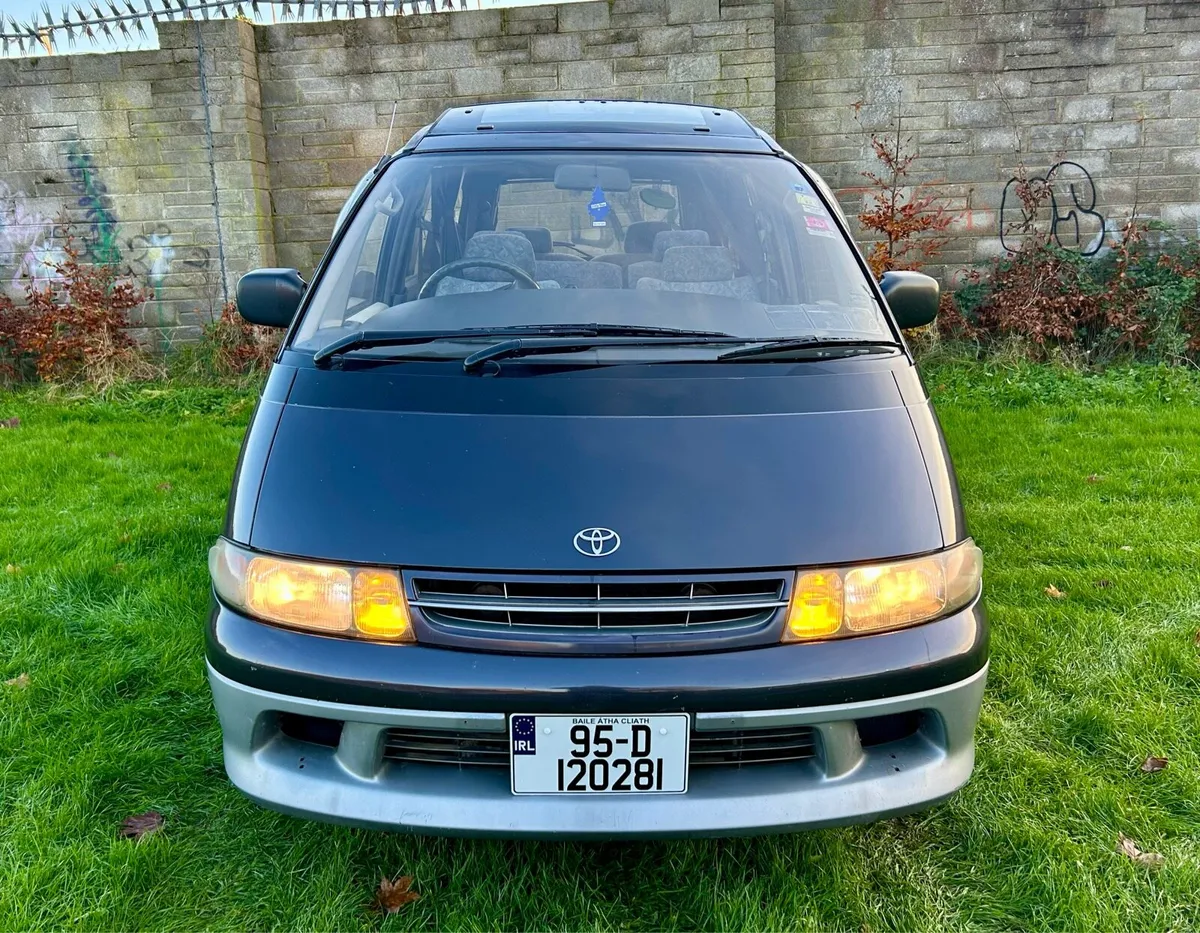 JDM TOYOTA LUCIDA 4X4 - Image 2