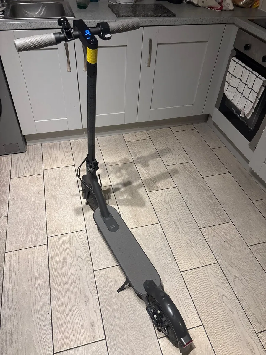 Mi Electric Scooter 1s - Image 1