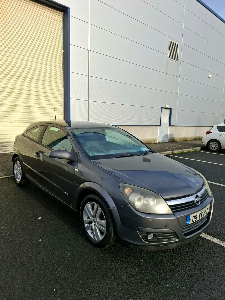 OPEL ASTRA 2009 - Image 1