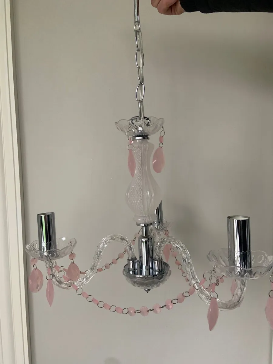 Light fitting and lamp shades for girl’s bedroom - Image 1