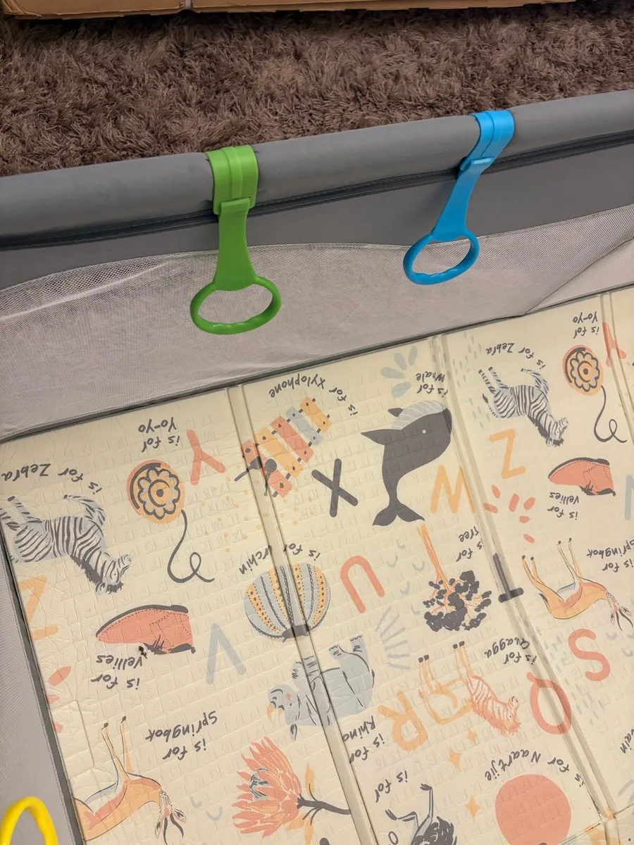 large playpen & cushioned mat 180cm x 200cm - Image 2