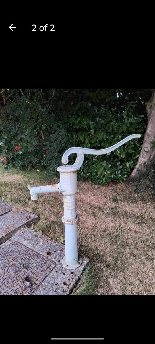 Vintage water pump - Image 1