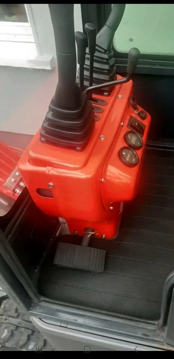 Mini digger - Image 2