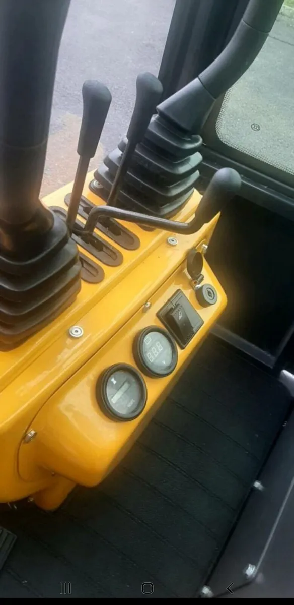 Mini digger - Image 4