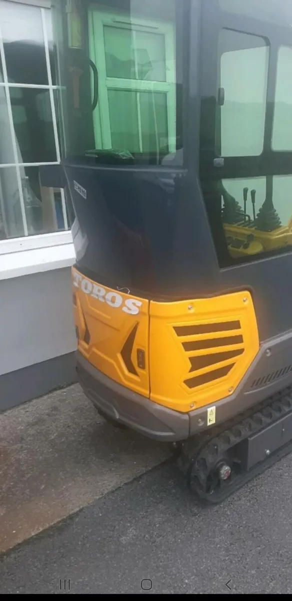 Mini digger - Image 1