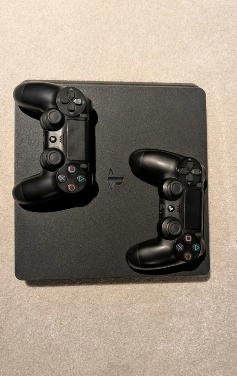Ps4 slim 1TB - Image 2