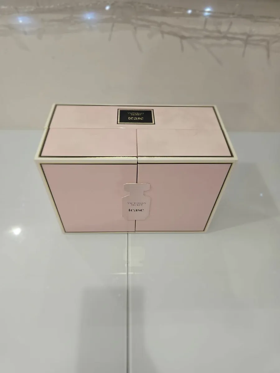 Victoria's Secret Limited Edition Tease  5-Pieces - Image 4